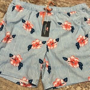 Men’s NWTs Vineyard Vine Chappy 7 inch Jake blue swim shorts size XL